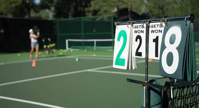 Gra w tenisa – wskazówki dla początkujących